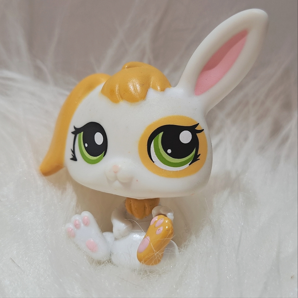 Littlest Pet Shop | #1417 Yellow And White Long Ear Bunny Green Eyes LPS